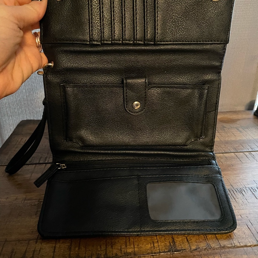 Black Rampage wristlet - Picture 2 of 4